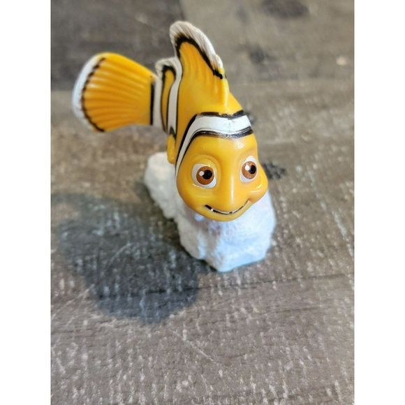 Finding Nemo Disney Pixar coral reef toy figure - Picture 1 of 5